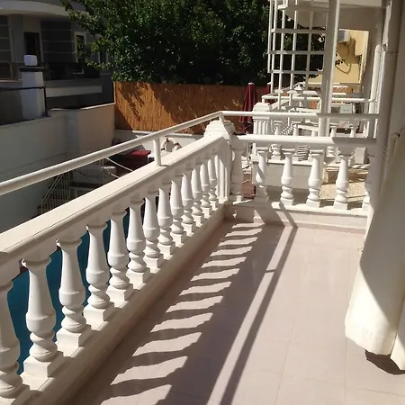 Sunrise Aparthotel